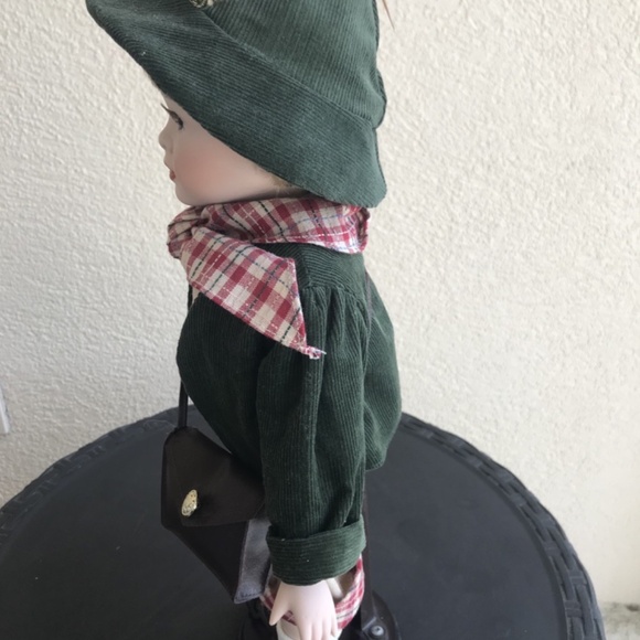 New RF Collection 17" Porcelain German Doll Set Bavarian Attire w/Tags & Stands - Picture 8 of 15